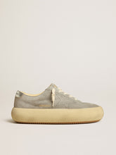 Women's Space-Star shoes in ice-gray suede with perforated star