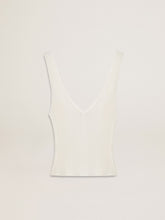 Sleeveless top embroidered with worn-white ribbing