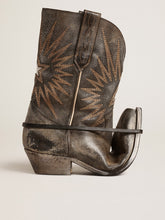 Women’s low Wish Star boots in black leather with silver star
