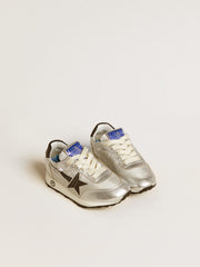 Junior Marathon in silver nylon with black star and leather heel tab