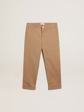 Boys’ chinos in caramel cotton