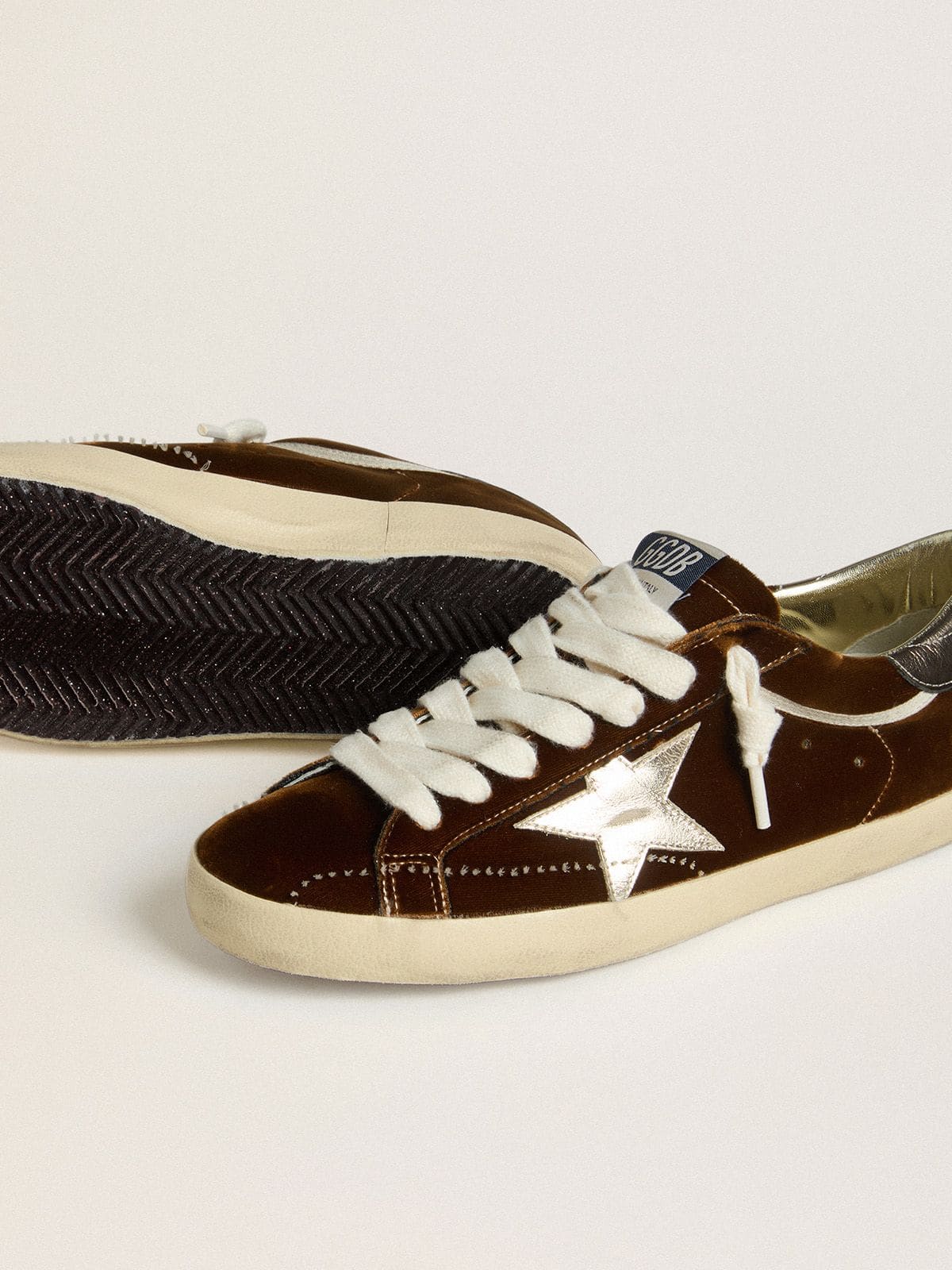Women's Super-Star in cognac velvet with metallic leather star and heel tab