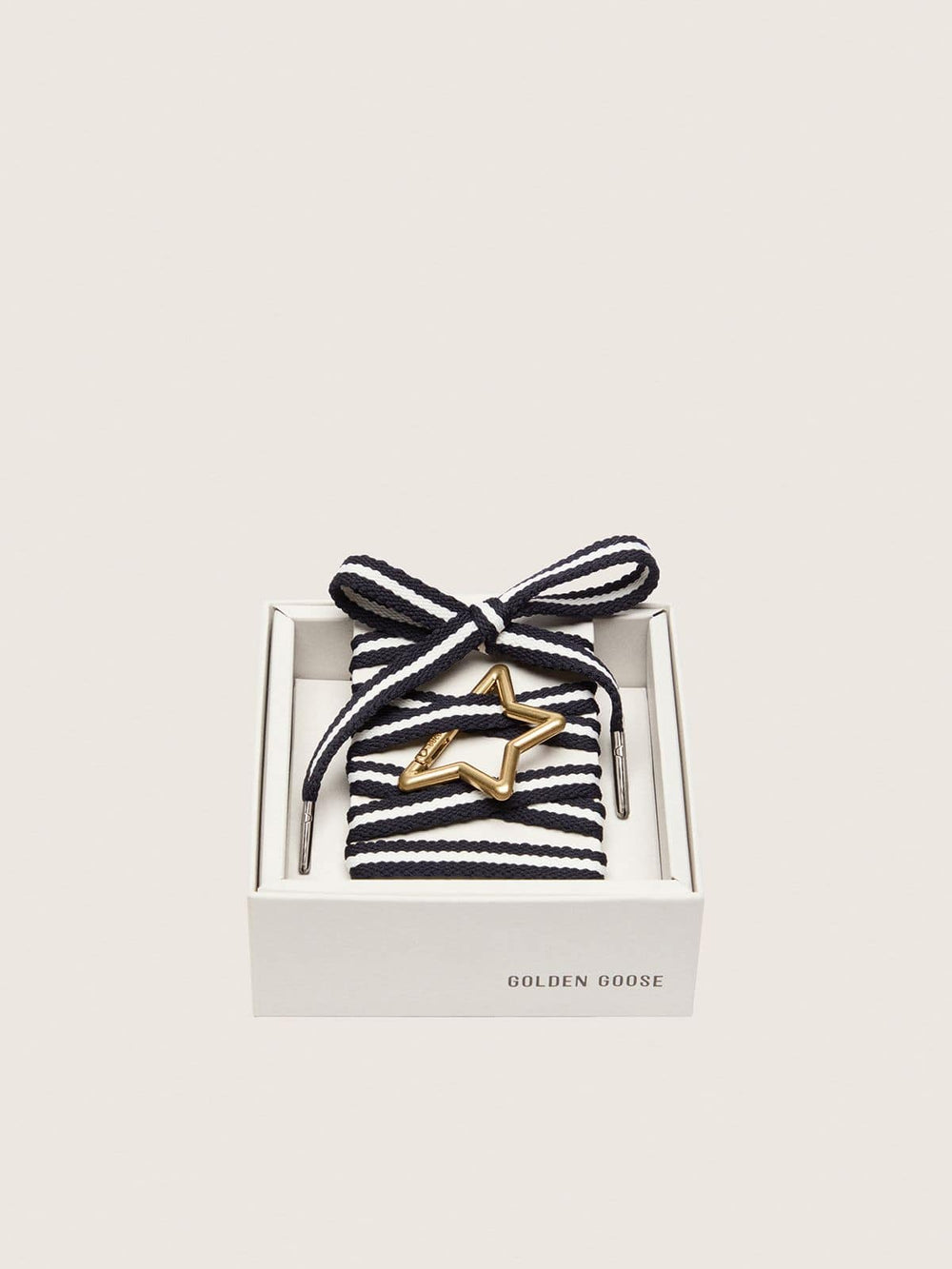 Skins black and white laces with star-shaped snap hook