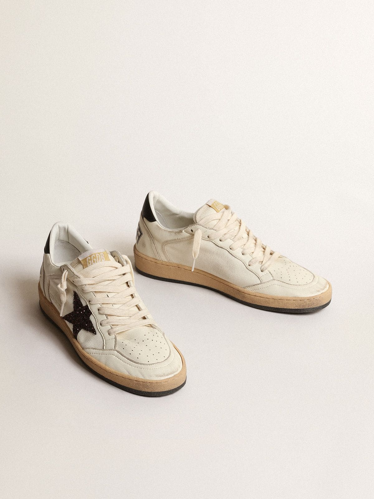 Ball Star with chicory-coffee glitter star and black leather heel tab