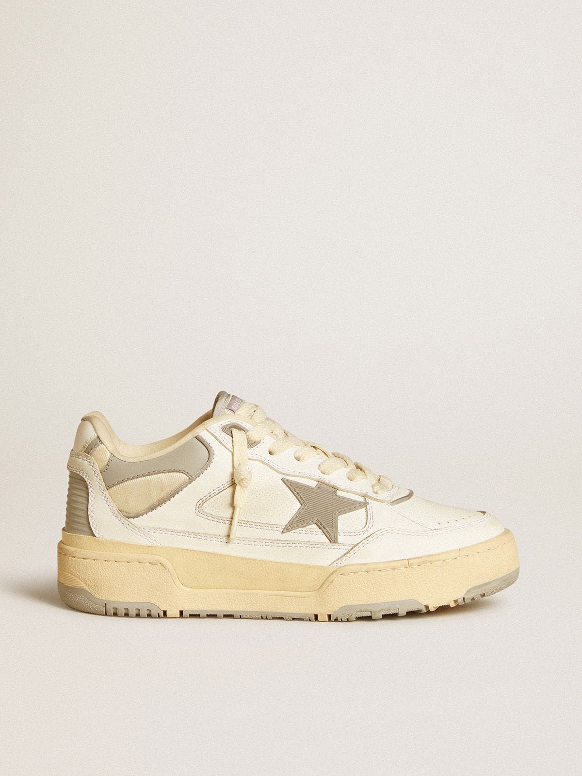 Women’s Forty2 with grey star and white leather heel tab