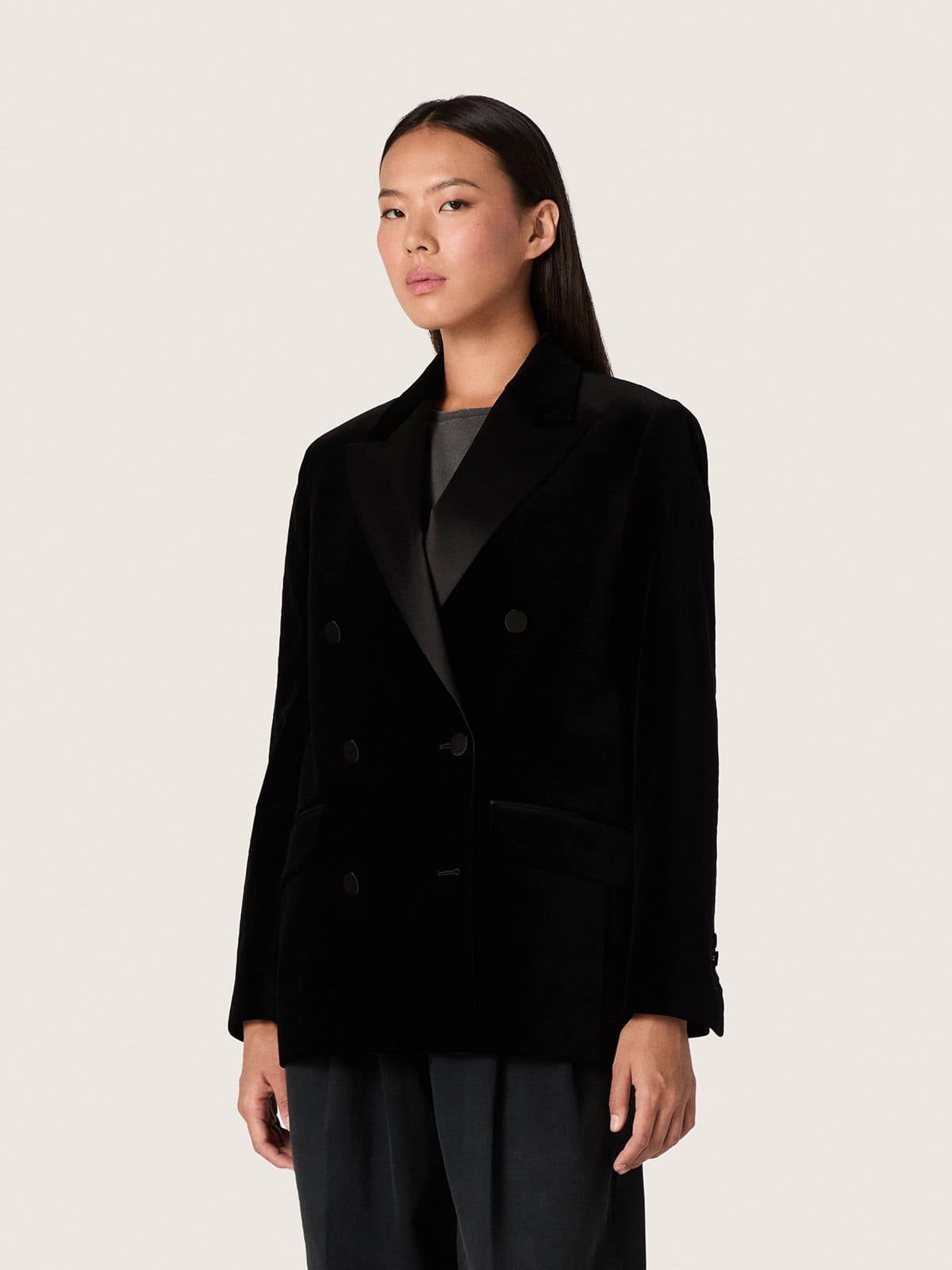 Women's double-breasted jacket in black velvet with black satin lapels