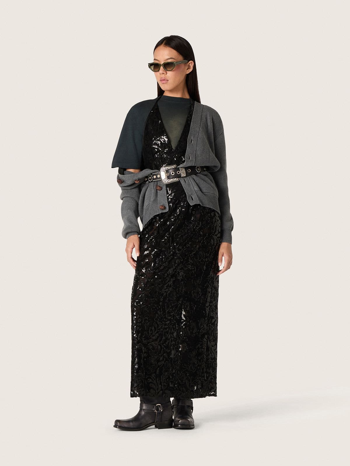 Women's long dress in tulle with floral embroidery in black sequins