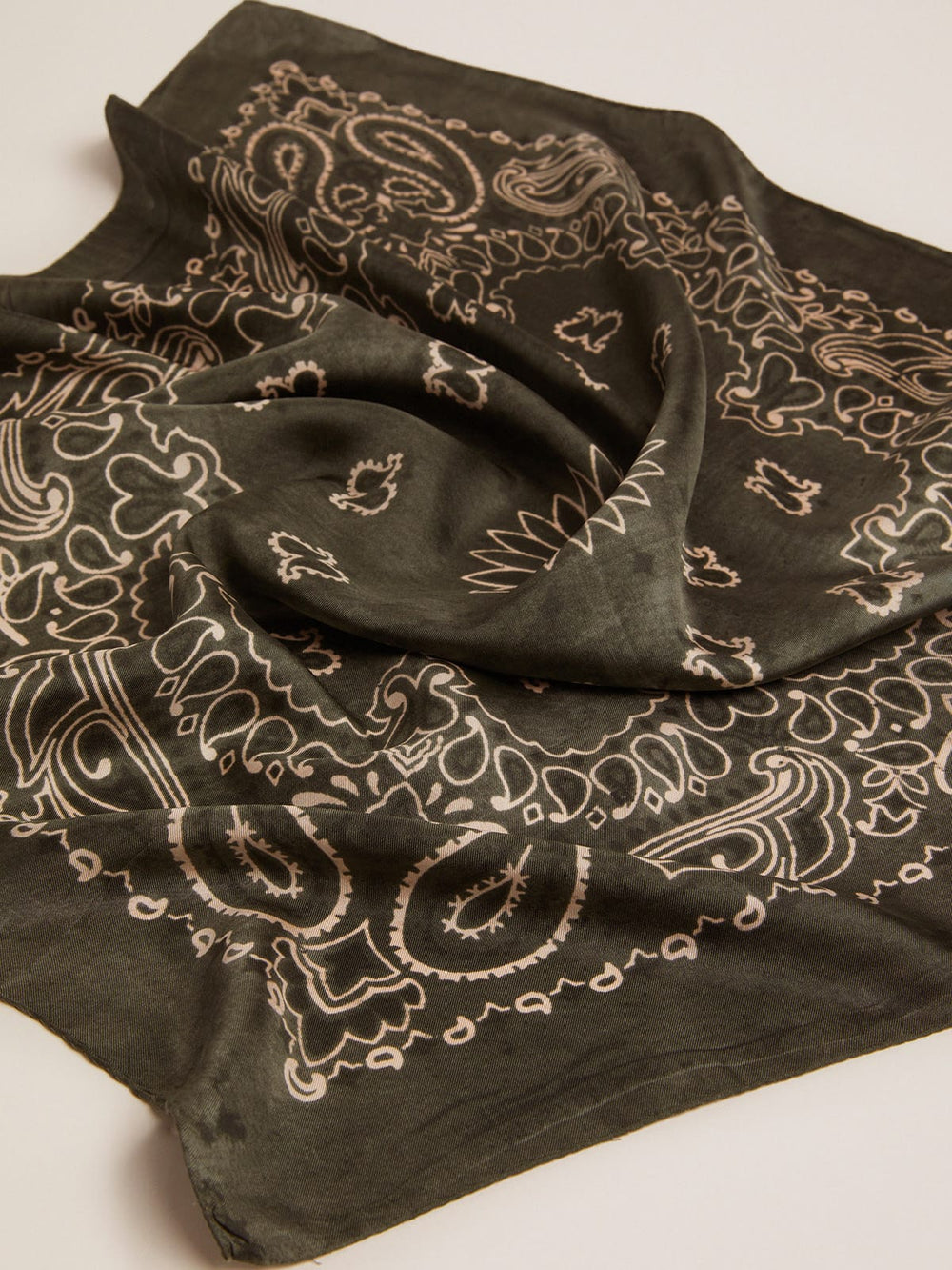 Moss-green scarf with paisley pattern