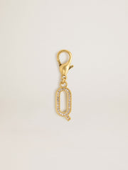 Letter Q charm in gold-colored brass with crystals