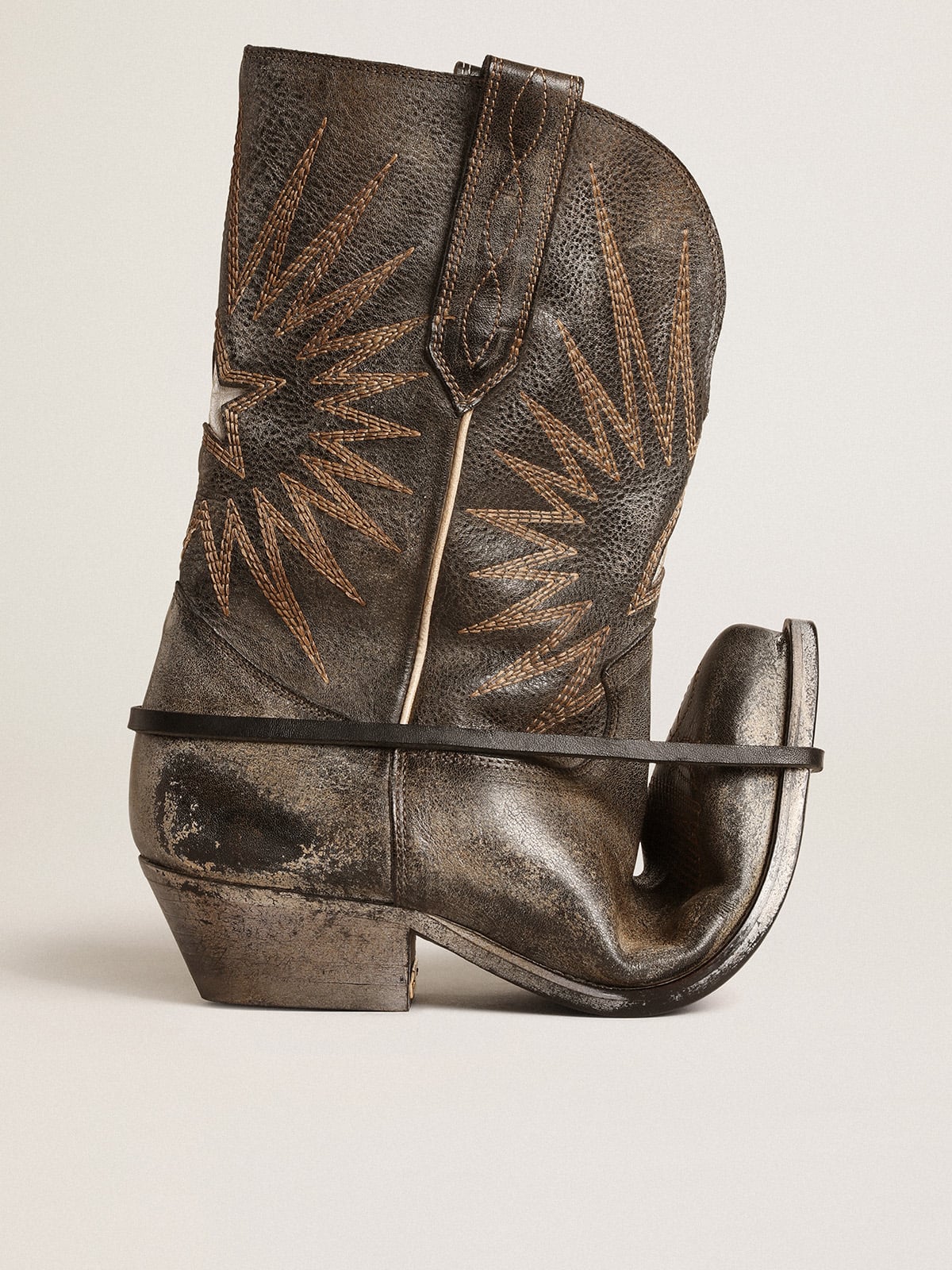 Women’s low Wish Star boots in black leather with silver star