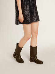 Kurt boots in black leather with silver buckle