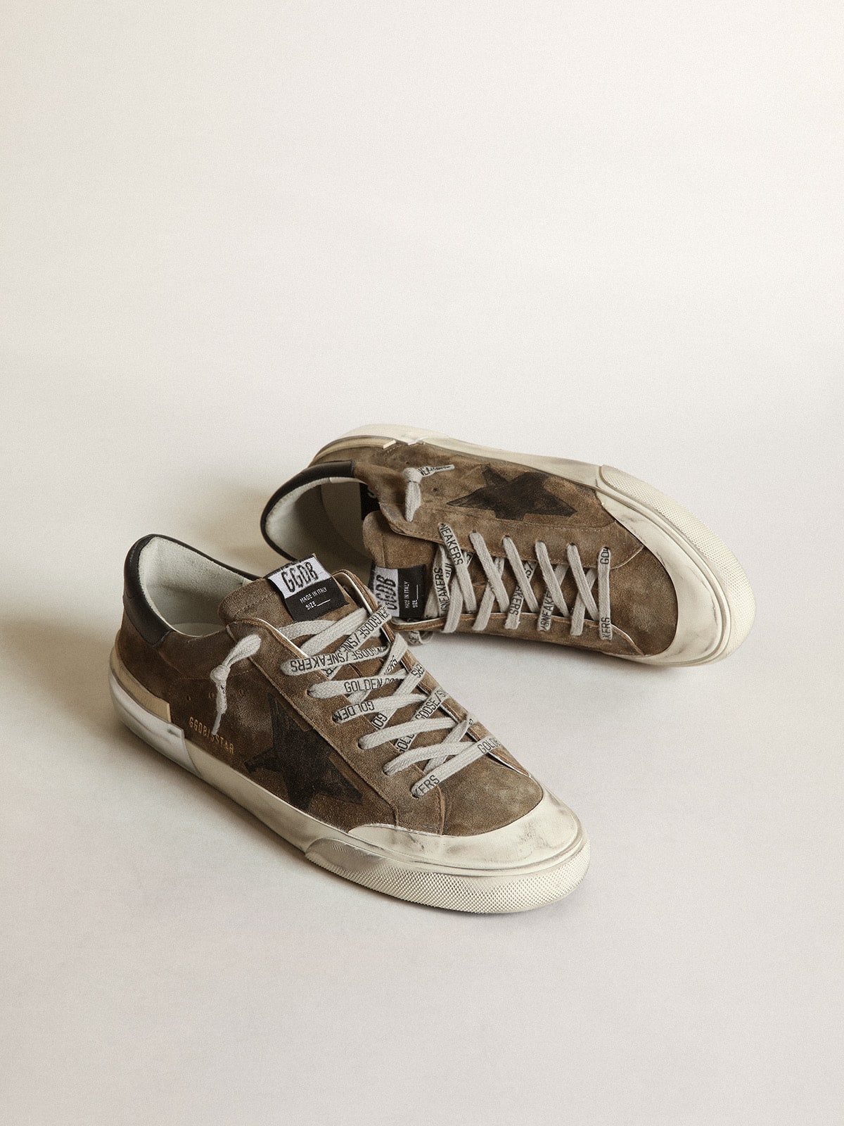 Super-Star  in military-green suede with screen-printed star