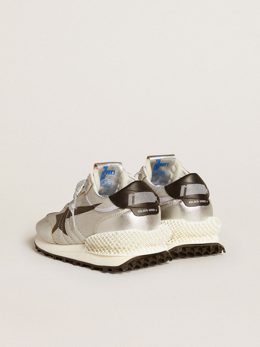 Men’s Marathon with silver ripstop nylon upper and black star