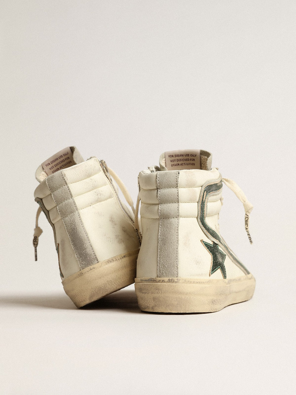 Slide in beige nappa with green laminated leather star and flash