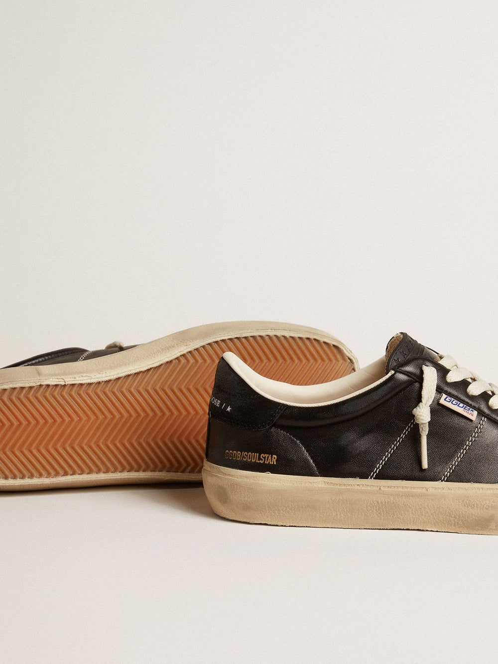 Men’s Soul Star in black bio-based nappa