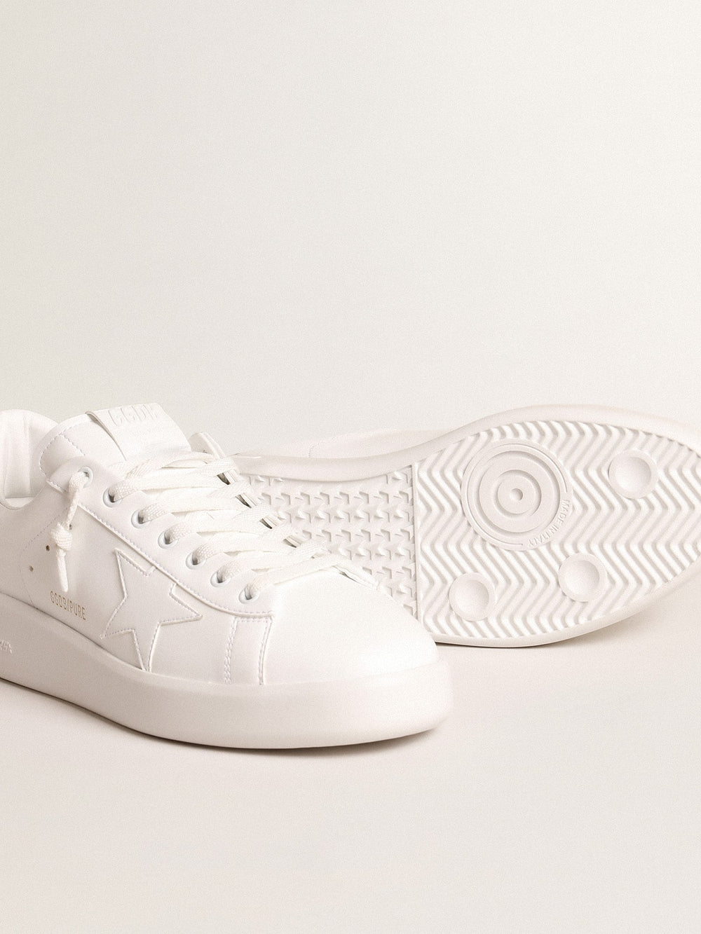 Purestar with white bio-based star and mat green leather heel tab