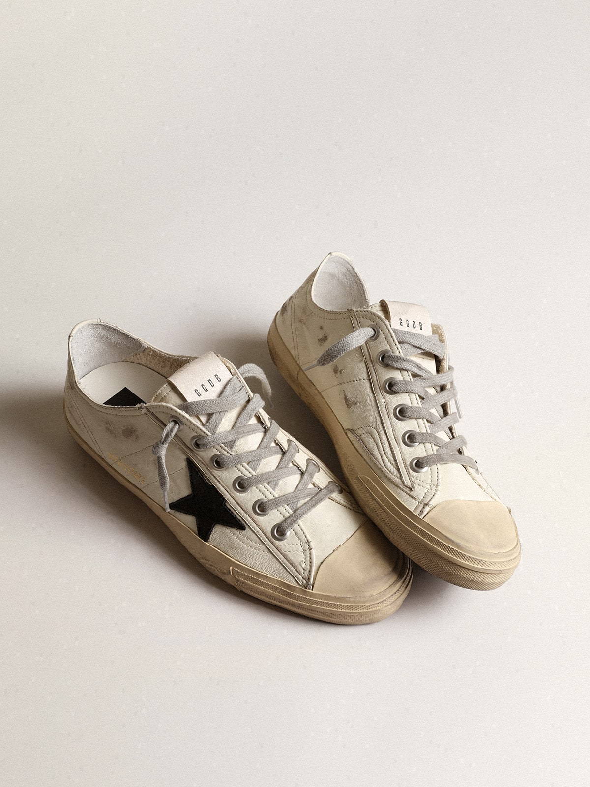 V-Star in nappa leather with black nubuck leather star