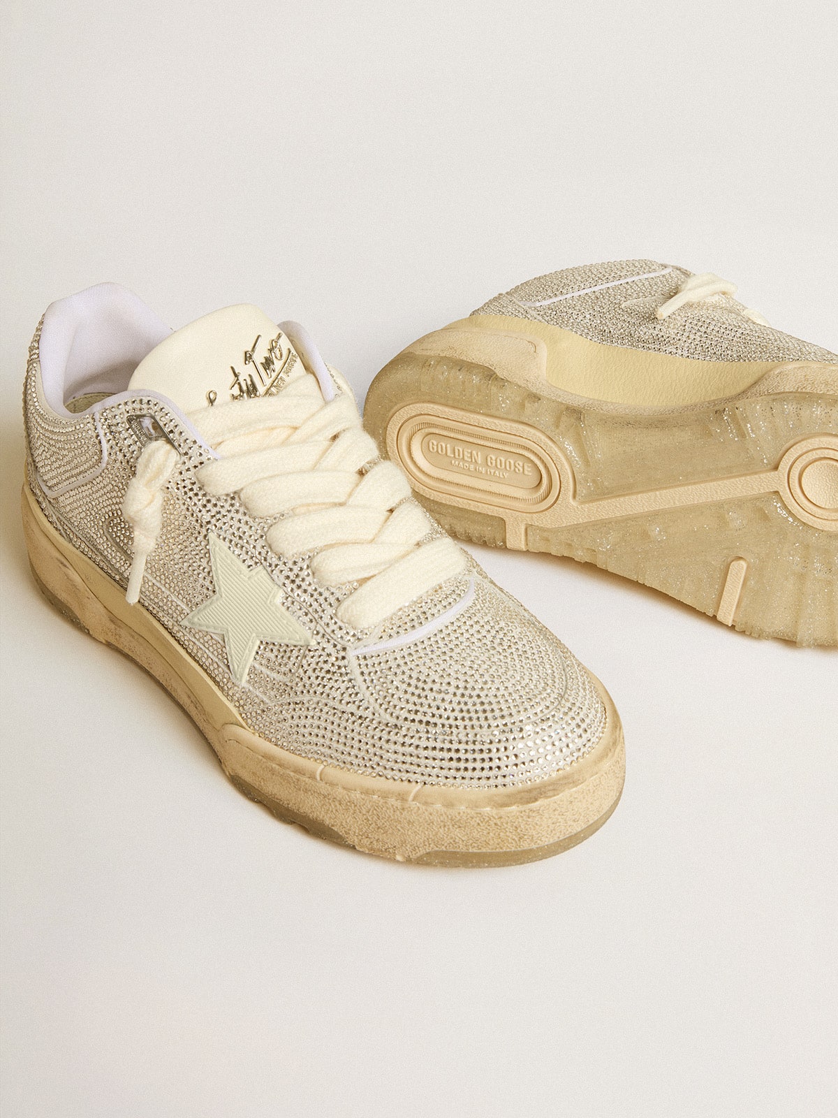 Forty2 in white leather and Swarovski crystals with white TPU star