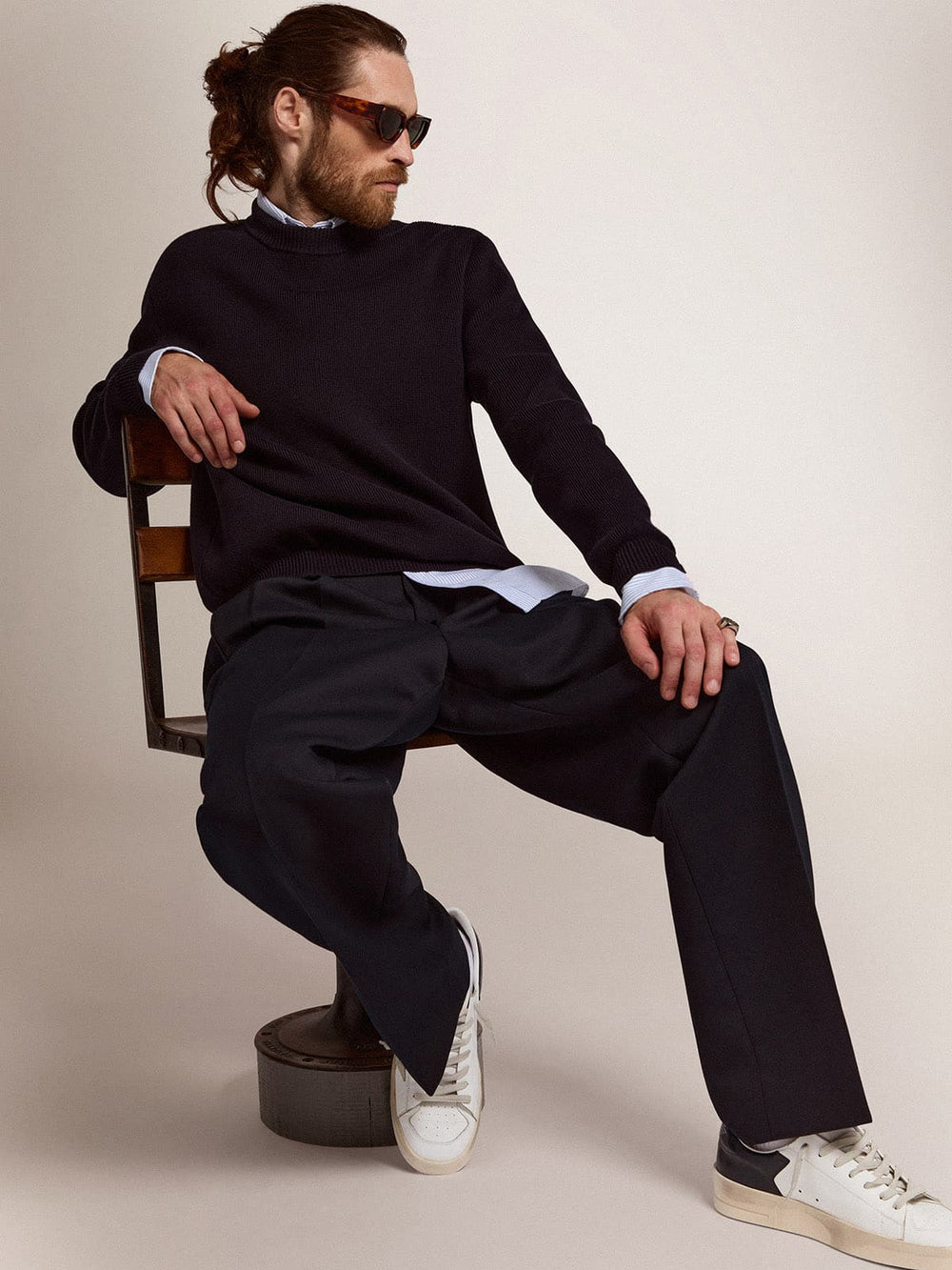 Men's round-neck sweater in dark blue cotton with logo