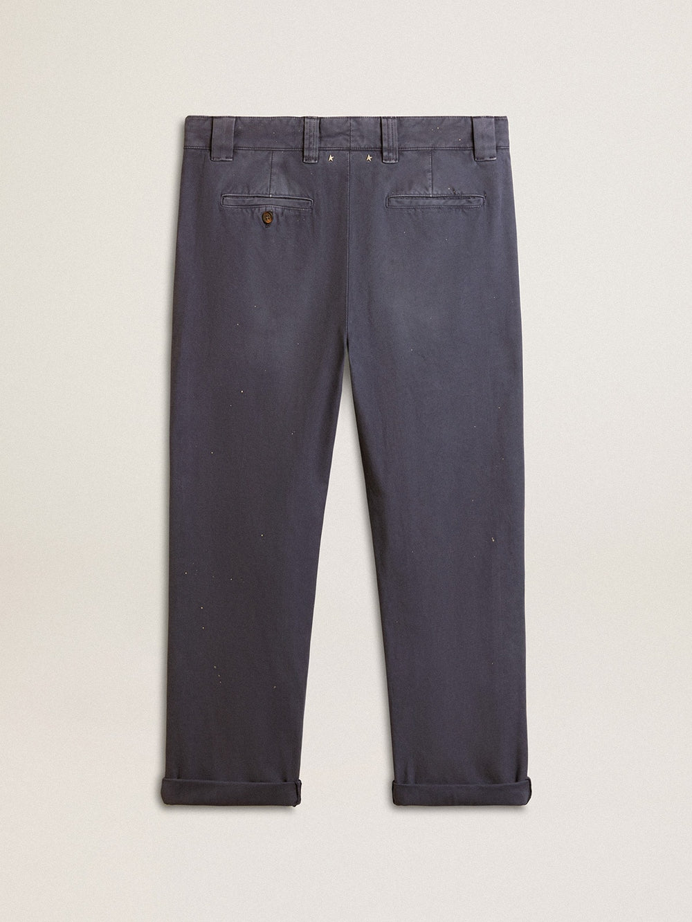 Men's chinos in blue with a lived-in effect