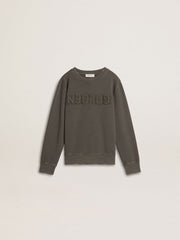 Kids’ gray sweatshirt with raised logo