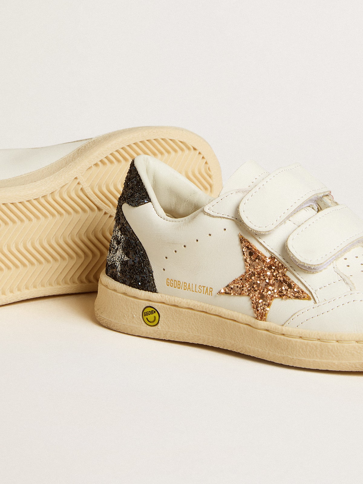 Junior Ball Star in white nappa with glitter star, heel tab and heel