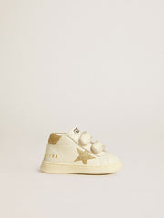 June Junior in white nappa leather with gold glitter star and heel tab